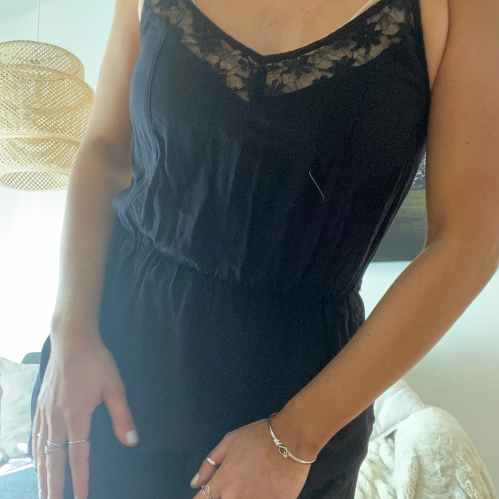 One piece. Like new. - Picture 2 of 3